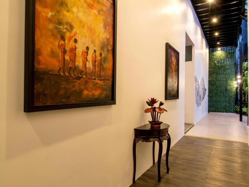 De Art Hotel Phnom Penh Exteriör bild