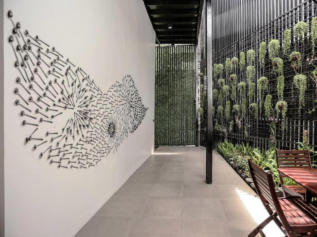 De Art Hotel Phnom Penh Exteriör bild