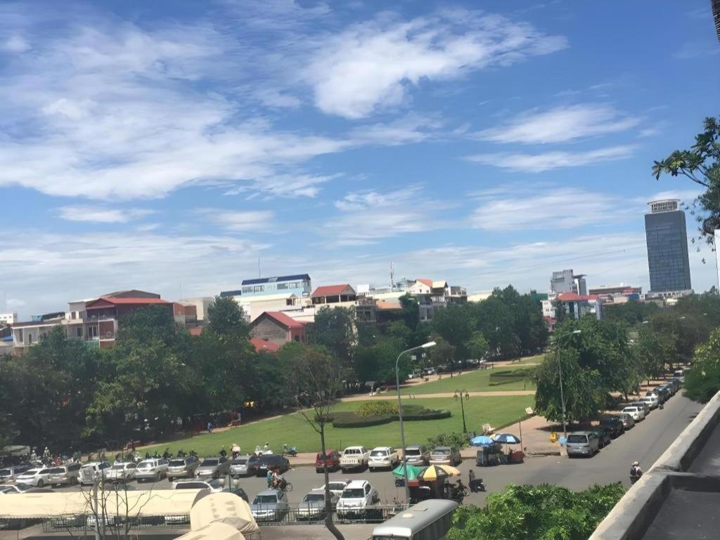 De Art Hotel Phnom Penh Exteriör bild