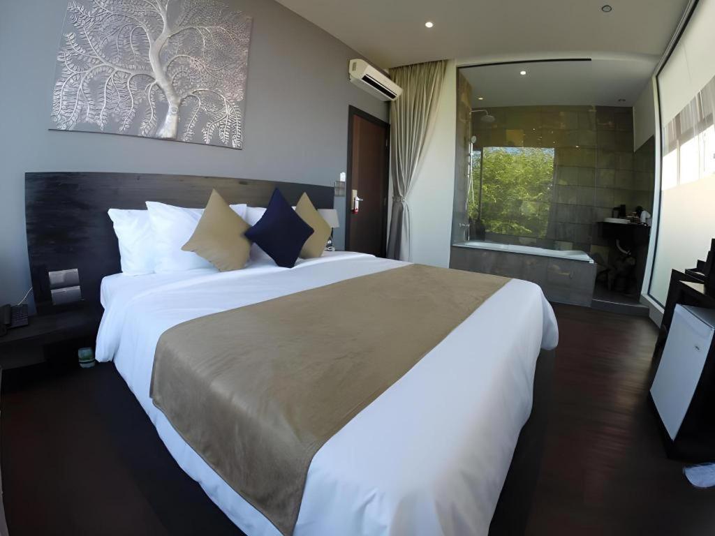 De Art Hotel Phnom Penh Exteriör bild