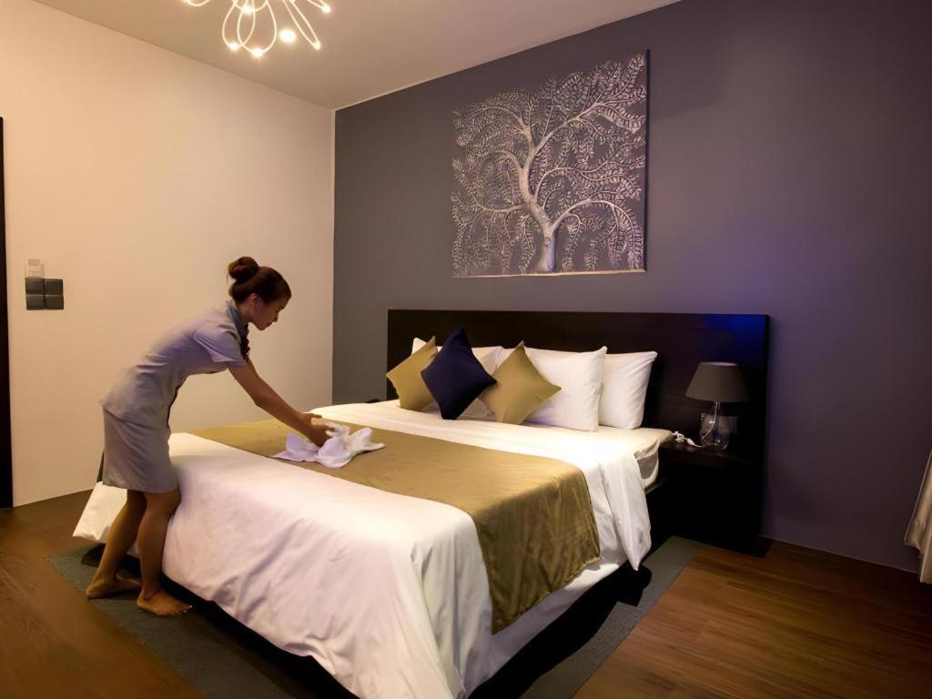 De Art Hotel Phnom Penh Exteriör bild