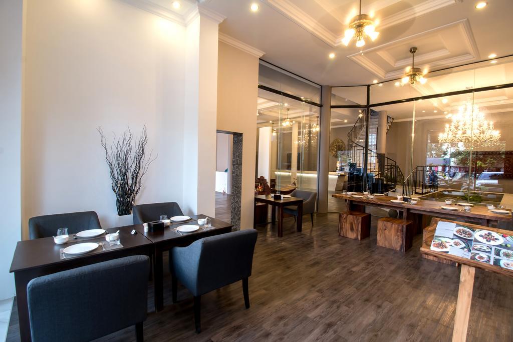 De Art Hotel Phnom Penh Exteriör bild